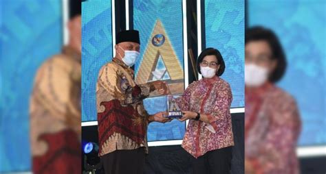 Sumbar Opini WTP 10 Tahun Berturut Turut Gubernur Mahyeldi Terima