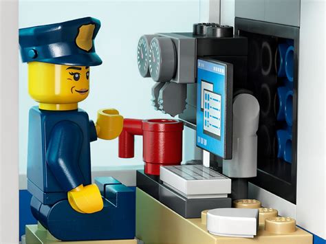 Офіційне LEGO 60372 Поліцейська академія онлайн у bricksadd.com.ua