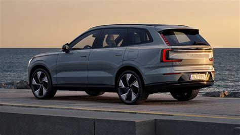 electric volvo  mid size suv due    xc successor drive