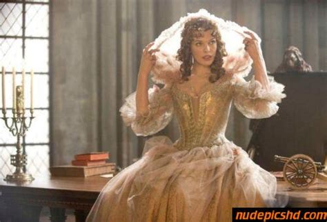 Milla Jovovich Nude Leaks Porn Photos NudePicsHD