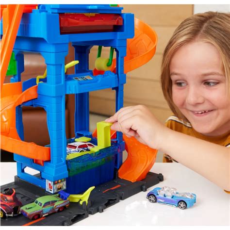 HOT WHEELS CITY TUNNEL TWIST CAR WASH THE TOY STORE