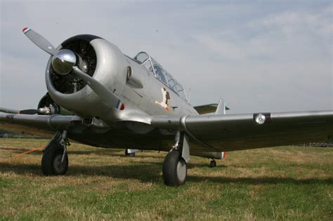 North American T6 Harvard und Super Six