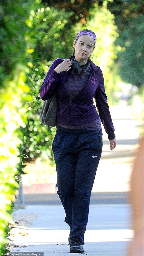 Jeffrey Epstein S Sex Ring Recruiter Is Spotted Hiding Away In Los Angeles Daily Mail Online