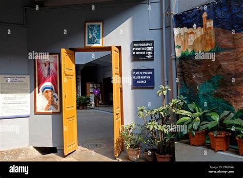 India Kolkata Mother Teresa House Stock Photo Alamy