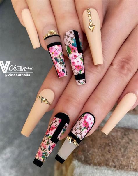 33 Way To Wear Stylish Nails Nude And Flower Nails