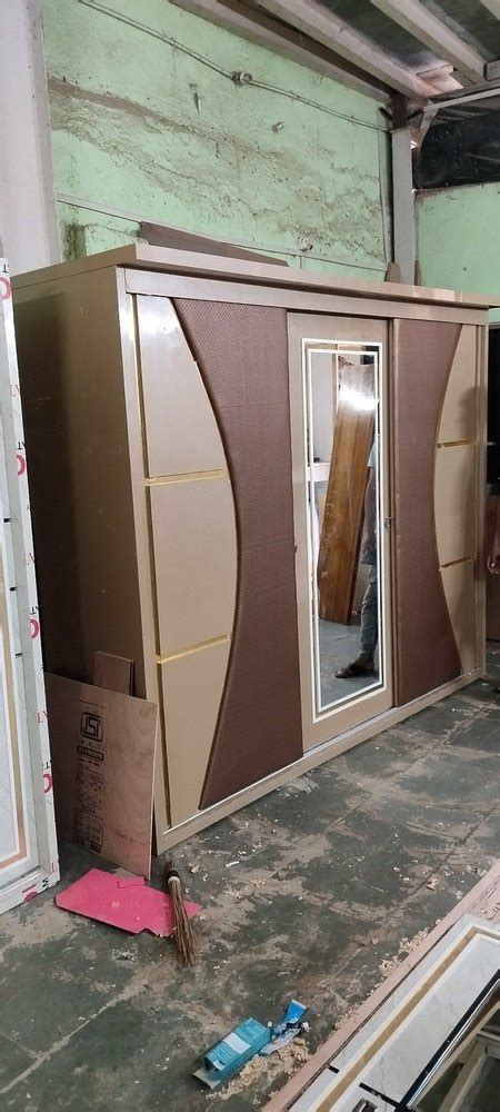 Plywood Door Sliding Wardrobe With Mirror At Rs Sq Ft In Mumbai