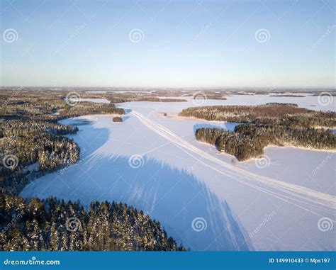 Rota Do Carro De Neve No Lago Congelado Imagem De Stock Imagem De