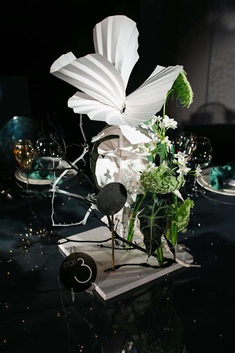 Мы гофрировали всё! | Non floral centerpieces, Beautiful table settings ...