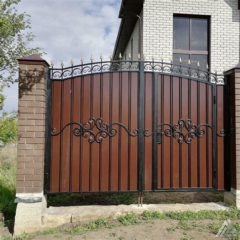 Ворота распашные с калиткой купить напрямую от производителя.