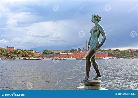Statue Of A Naked Woman In Marble Stock Image Cartoondealer