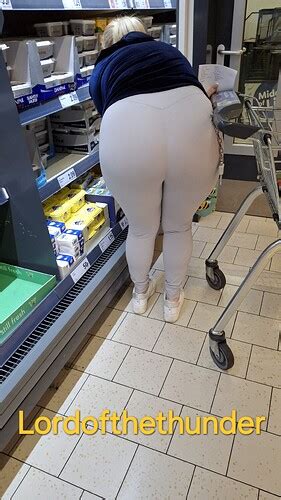 Big Ass Married Milf In Lidl Uk Oc Video Spandex Leggings Yoga Pants Forum