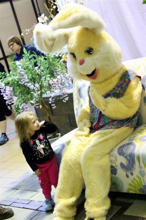 Easter Bunny Arrives At Southside Mall | AllOTSEGO.com