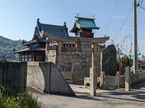 来島群島② 村上水軍の城跡残る『来島くるしま』（今治市／芸予諸島） シマグニノシマタビ