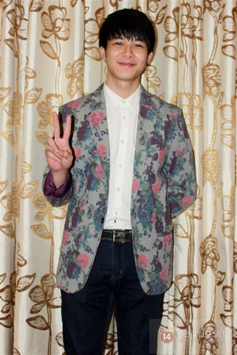 Tình địch HOT BOY Nổi Loạn đọ vẻ đẹp trai với bạn trai Hà Nội