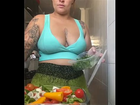 Usando Um Shorts Bem Apertado Rachando A Buceta XVIDEOS