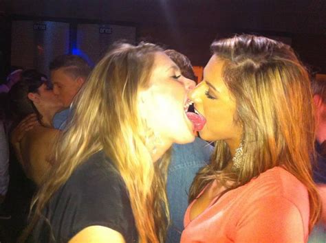 In The Club Nudes StraightGirlsPlaying NUDE PICS ORG