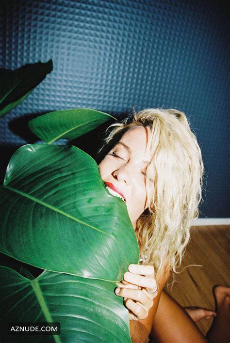 SALLY MUSTANG Nude AZNude