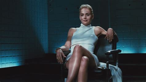 La Edad Es S Lo Un N Mero Para Ella Sharon Stone Posa Casi En Topless Con Un Bikini Floral