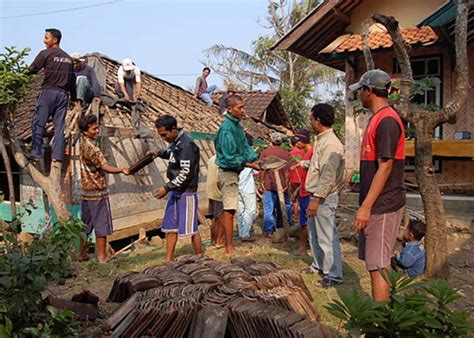 Butuh Dana Darurat Untuk Berobat Hingga Kebutuhan Rumah Ajukan Pinjol