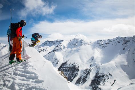 Top Canadian Ski Resorts, Ranked