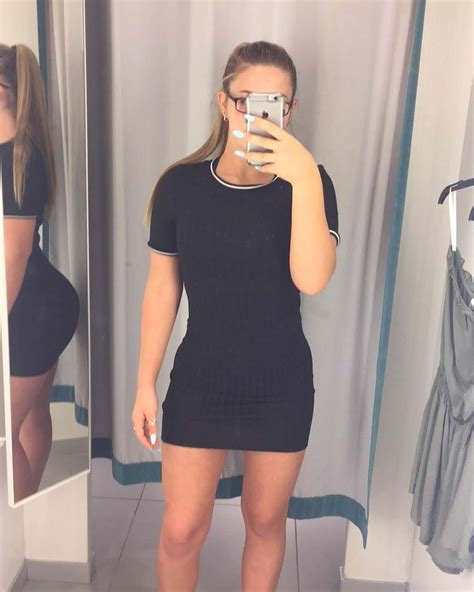 Tight Dress Porn Pic