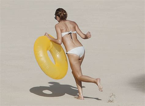 Naked Olivia Palermo Added 07 19 2016 By KA