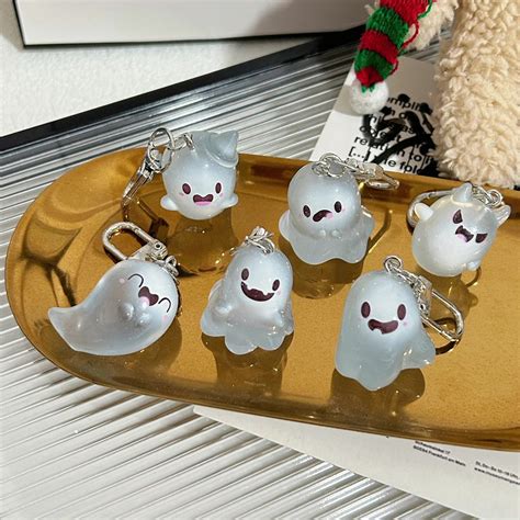 HOARBOEG Glow in The Dark Ghost Figurines, Mini Luminous Spooky Resin
