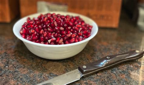 How To Easily Cut And De Seed A Pomegranate Your Knife Guy