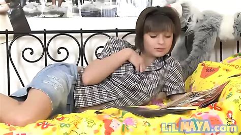 Lil Maya Uses A Glass Dildo On Her 18 Year Old Pussy Brunette Brunette Porn XHamster