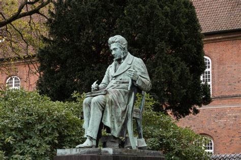 Titans of Thought: History’s Most Influential Philosophers - Discovery UK