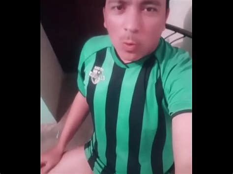 Latino Desnudo Manda Saludos XVIDEOS