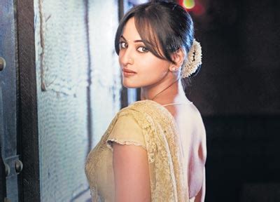 HOT ACTRESSES PICTURES AND GOSSIPS Sonakshi Sinha Hottest Bollywood