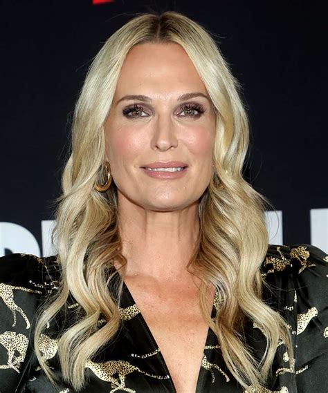 Molly Sims Long Blonde Hairstyle With Waves Hairstyles