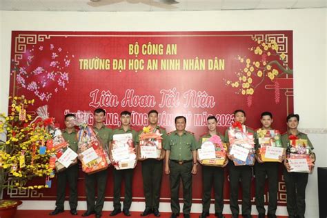 truong dai hoc  ninh nhan  don xuan quy mao