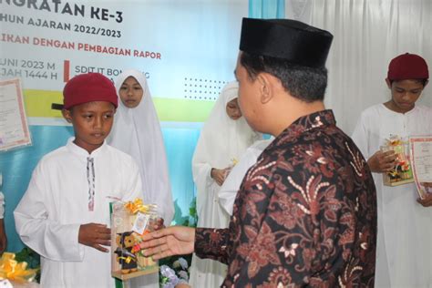 Khaflah Akhirussanah Sdit Bombang Talluna Bira Angakatan Ke 3 Tahun