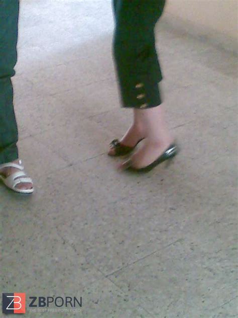Is Arkadasim Edanin Guzel Ayak Ve Bacaklari ZB Porn