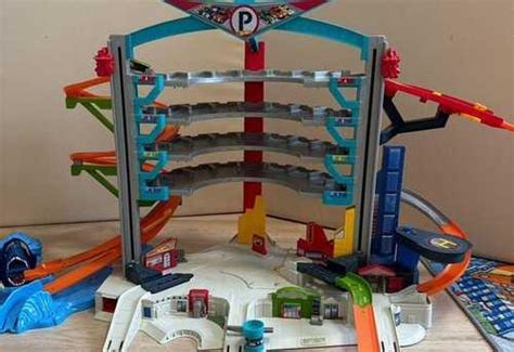 Парковка Hot Wheels купить Личные вещи Festima Ru частные объявления