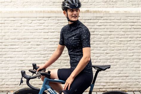 最大 OFFクーポン BBB ビービービー 自転車 サイクル レーサーパンツ パワーフィットビブショーツ L ブラック BBW kochi ot main jp