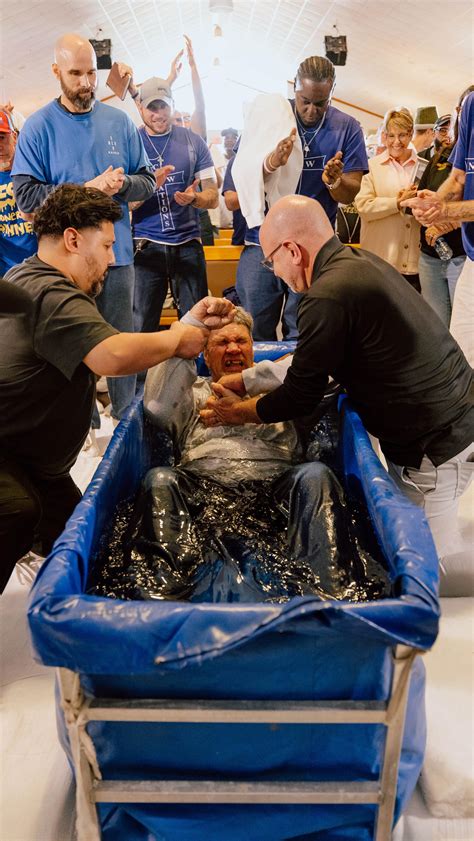 🙏🏼700 Life-Sentenced Inmates Worshipping—This Will Give You Chills 🙌🏽🔥