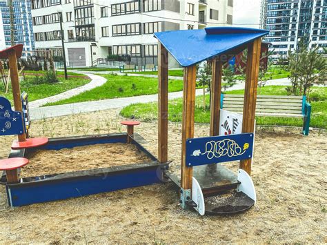 bac à sable pour les enfants sur l aire de jeux jeux de plein air la