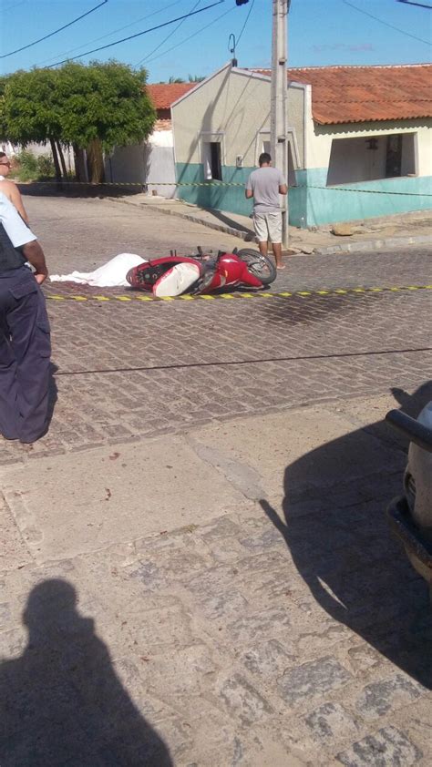 Ce Líder político é assassinado 13 tiros de escopeta calibre 12 em