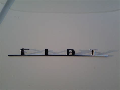 Установка задней надписи Fiat — Lada 2101, 1,2 л, 1973 года | своими ...