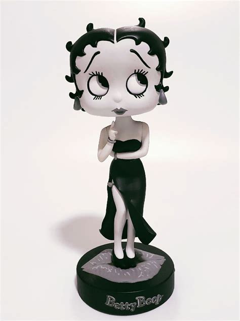 Boneca Betty Boop Clássica em Preto e Branco Item de Colecionador