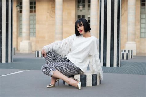 Premium Photo Elegant Brunette Woman Model Sitting Elegant Brunette Woman Outdoor