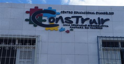 Colegio Construir - Sonic Comunicação Visual : Colégio Construir logo em PVC Expandido