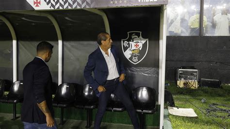 Vasco confirma renovação do contrato do técnico Ramón Díaz