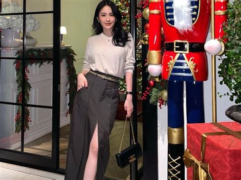 Ngắm đường cong vạn người mê của hot girl Lào gốc Việt là đệ nhất mỹ nhân Đông Nam Á Titanic