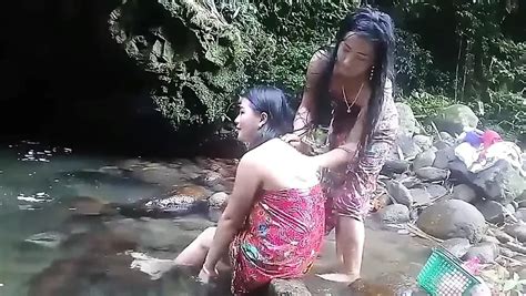 Halakana Natasha Nude Public Bath American Brunette Porn Xhamster