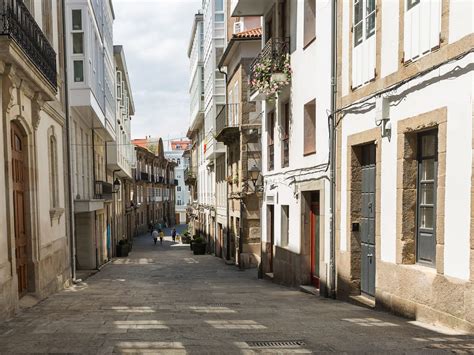 A Coruña ya cuenta con dos zonas de bajas emisiones en la Marina y la