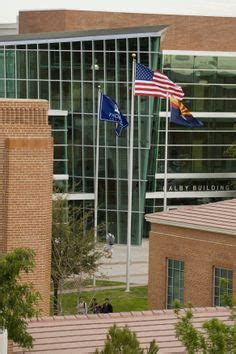 Freshman Square at Phoenix College with the Dalby Building in the background Freshman, Design ...